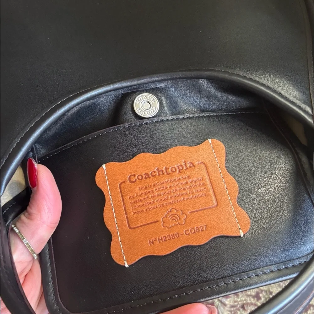 Authentic COACHTOPIA Leather Caterpillar shoulder magnetic closure hobo/card set - Picture 11 of 17